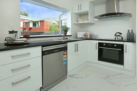 Photo of property in 1/37 Rhinevale Close, Henderson, Auckland, 0612