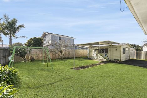 Photo of property in 25 Glennandrew Drive, Half Moon Bay, Auckland, 2012
