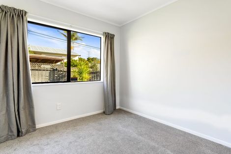 Photo of property in 1/63 Beaubank Road, Kelston, Auckland, 0602