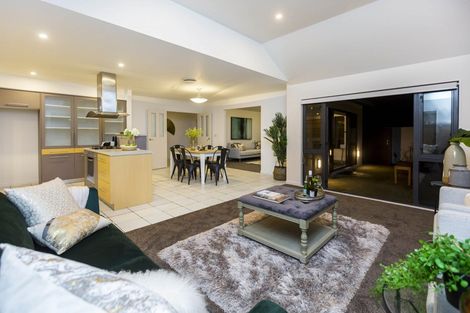 Photo of property in 1 Garrett Place, Riverstone Terraces, Upper Hutt, 5018