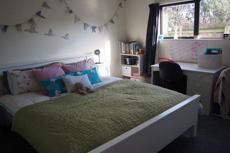 Photo of property in 17 Hillary Crescent, Upper Riccarton, Christchurch, 8041