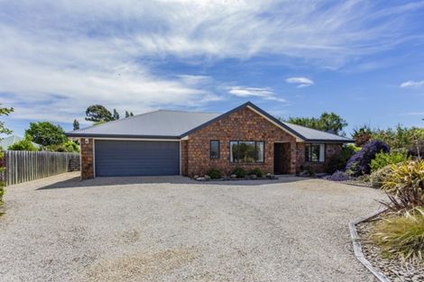 Photo of property in 7 Willowside Place, Amberley, 7410