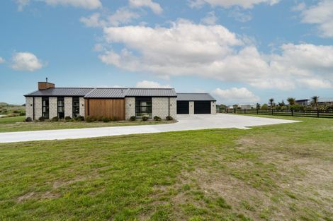 Photo of property in 19 Carex Grove, Foxton Beach, Foxton, 4815