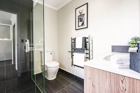 Photo of property in 16 Twin Willow Close, Cambridge, 3434