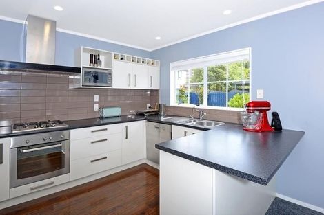 Photo of property in 2/39 Glenvar Road, Torbay, Auckland, 0630