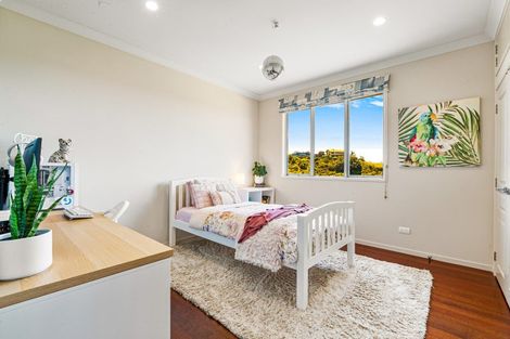 Photo of property in 64 Balboa Drive, Matakatia, Whangaparaoa, 0930