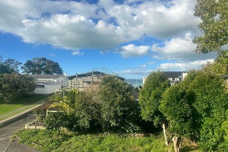Photo of property in 44a Marine Parade, Mellons Bay, Auckland, 2014