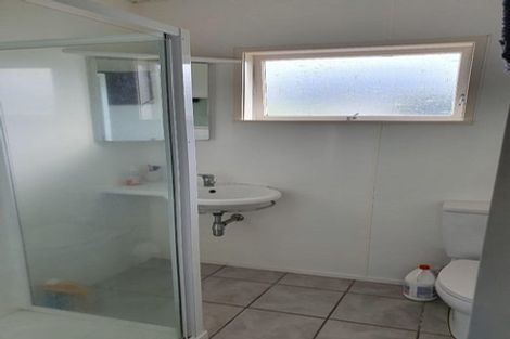 Photo of property in 2/66 Becroft Drive, Forrest Hill, Auckland, 0620