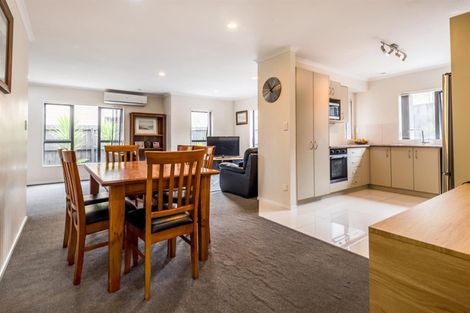 Photo of property in 48 Kirikiri Drive, Papakura, 2110