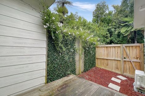 Photo of property in 3/8 Park Hill Road, Birkenhead, Auckland, 0626