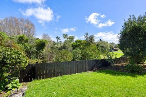 Photo of property in 52 Kath Hopper Drive, Orewa, 0931