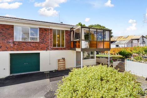 Photo of property in 2/160a Titirangi Road, New Lynn, Auckland, 0600