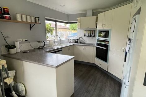 Photo of property in 17 Kalmia Dell, Mount Maunganui, 3116