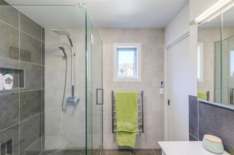 Photo of property in 22 Cornwall Road, Lyttelton, 8082