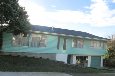 Photo of property in 4 Saint Aidans Way, Tawa, Wellington, 5028