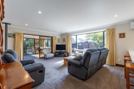 Photo of property in 29 Cricklewood Place, Avonhead, Christchurch, 8042