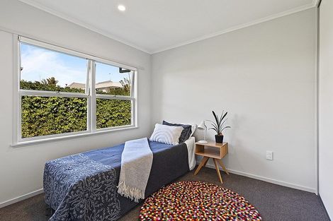 Photo of property in 2/5 Otakau Road, Milford, Auckland, 0620