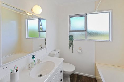 Photo of property in 234 Kawiu Road, Levin, 5510