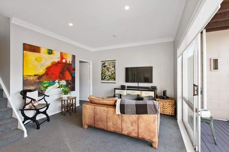 Photo of property in 1/87-89 Hinemoa Street, Birkenhead, Auckland, 0626