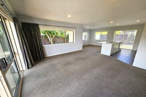 Photo of property in 16 Horokaka Place, Papamoa Beach, Papamoa, 3118