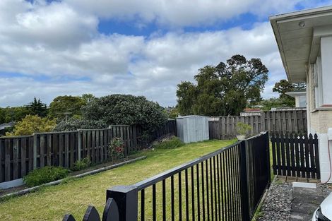 Photo of property in 2/17 Jenelin Road, Glendene, Auckland, 0602