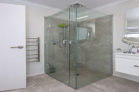 Photo of property in 24 Debenham Drive, Whitianga, 3510