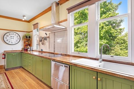 Photo of property in 10 Kensington Road, Marton, 4710