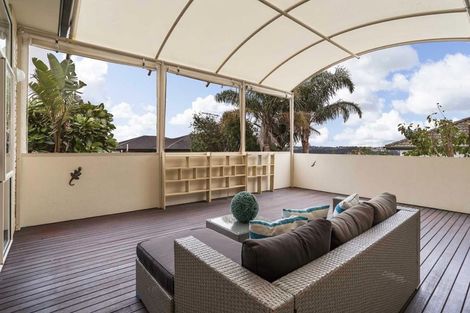 Photo of property in 9 Lorikeet Place, Unsworth Heights, Auckland, 0632