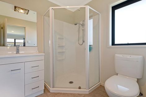 Photo of property in 66 Shillingford Boulevard, Rolleston, 7615