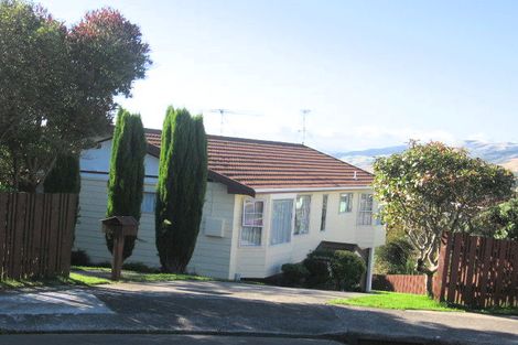 Photo of property in 6 Kerr Grove, Johnsonville, Wellington, 6037