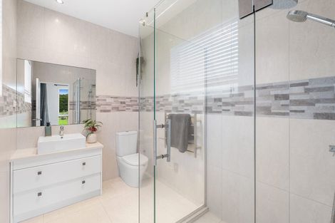 Photo of property in 18 Kahika Grove, Huapai, Kumeu, 0810