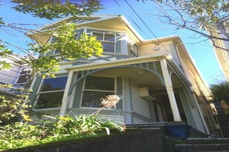 Photo of property in 100 Rolleston Street, Mount Cook, Wellington, 6021