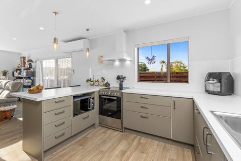 Photo of property in 1/54 Florence Avenue, Orewa, 0931