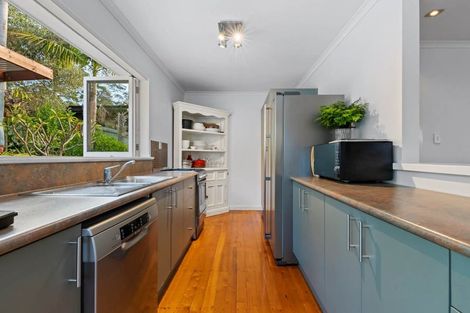 Photo of property in 28 Alexander Avenue, Torbay, Auckland, 0630