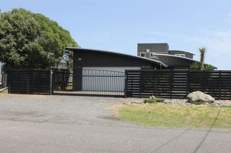 Photo of property in 13 Rodney Avenue, Te Horo Beach, Otaki, 5581