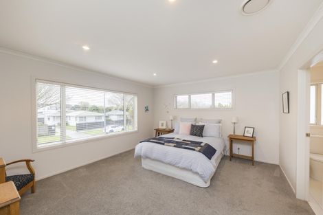 Photo of property in 48a Churchill Avenue, Hokowhitu, Palmerston North, 4410