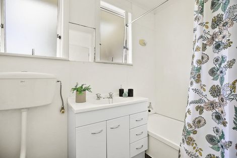 Photo of property in 7 Mcpherson Place, Fairfield, Hamilton, 3214