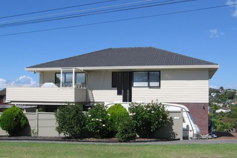 Photo of property in 1/35 Hyde Road, Rothesay Bay, Auckland, 0630