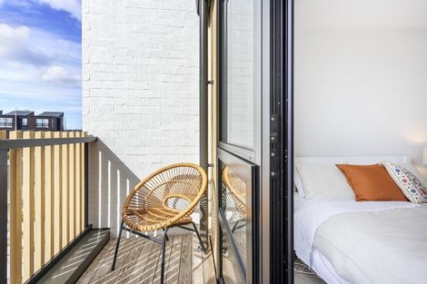 Photo of property in 15 Isitt Road, Hobsonville, Auckland, 0616