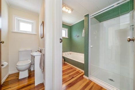 Photo of property in 16 Raynham Way, Silverstream, Upper Hutt, 5019