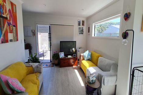 Photo of property in 10/9 Surrey Street, Tawa, Wellington, 5028