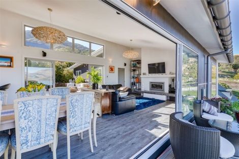 Photo of property in 22 Cornwall Road, Lyttelton, 8082