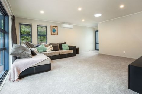 Photo of property in 4 Bowline Place, Whitby, Porirua, 5024