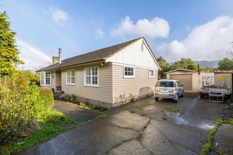 Photo of property in 9 Farrier Grove, Featherston, 5710