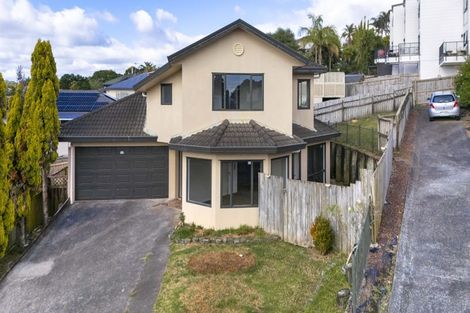 Photo of property in 2/14 Mossop Rise, Glenfield, Auckland, 0629