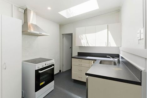 Photo of property in 587 Castle Street, North Dunedin, Dunedin, 9016