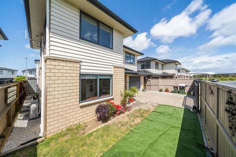 Photo of property in 93 Naylors Drive, Mangere, Auckland, 2022
