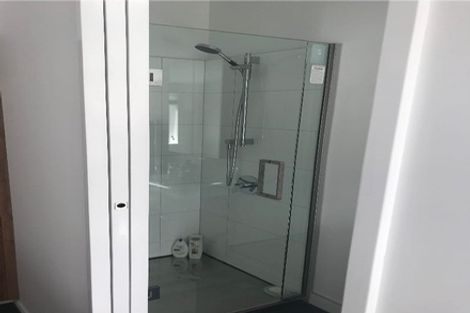 Photo of property in 2/83 Hinemoa Street, Birkenhead, Auckland, 0626