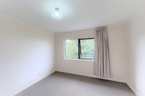 Photo of property in 2/18 Mirovale Place, Totara Vale, Auckland, 0629