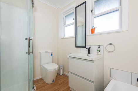 Photo of property in 1 Collins Crescent, Feilding, 4702